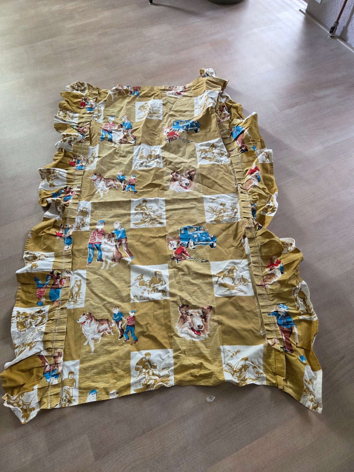 Vintage sprei voor peuterbed, 70x140, Gebruikt, Jongetje of Meisje, Ophalen of Verzenden, Goud