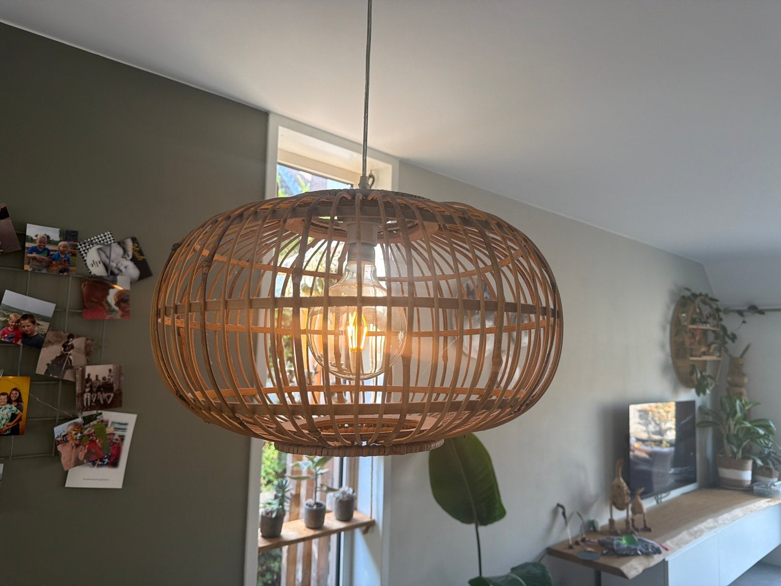 Rotan hanglamp - sfeervolle verlichting voor elke kamer, Ophalen of Verzenden, Zo goed als nieuw, Natuurlijk materiaal, E27 (groot)