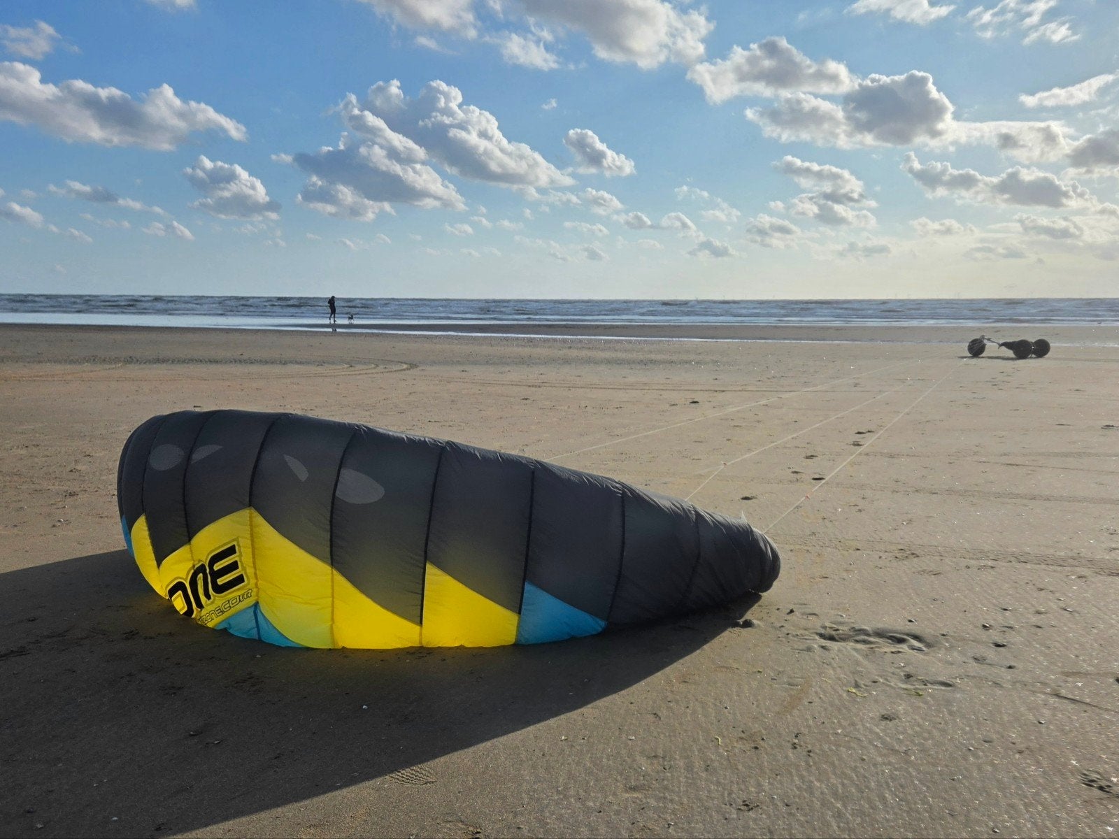 Vrijwel nieuwe Ozone Octane 4m kite, Sport en Fitness, Vliegeren, Ophalen of Verzenden, Zo goed als nieuw, Vierlijns, Vlieger