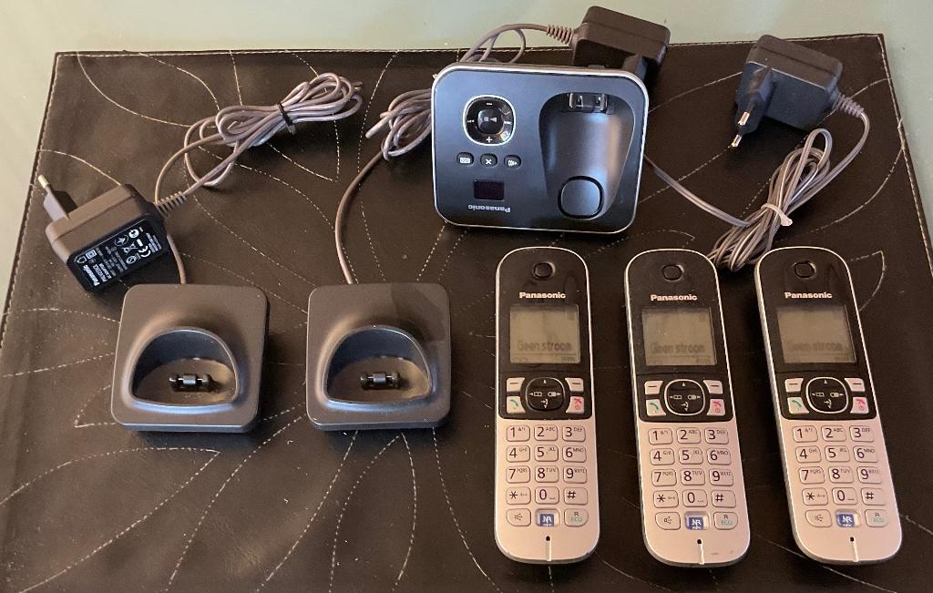 Panasonic KX-TG6821NL draadloze telefoon met basisstation., Telecommunicatie, Vaste telefoons | Handsets en Draadloos, Ophalen