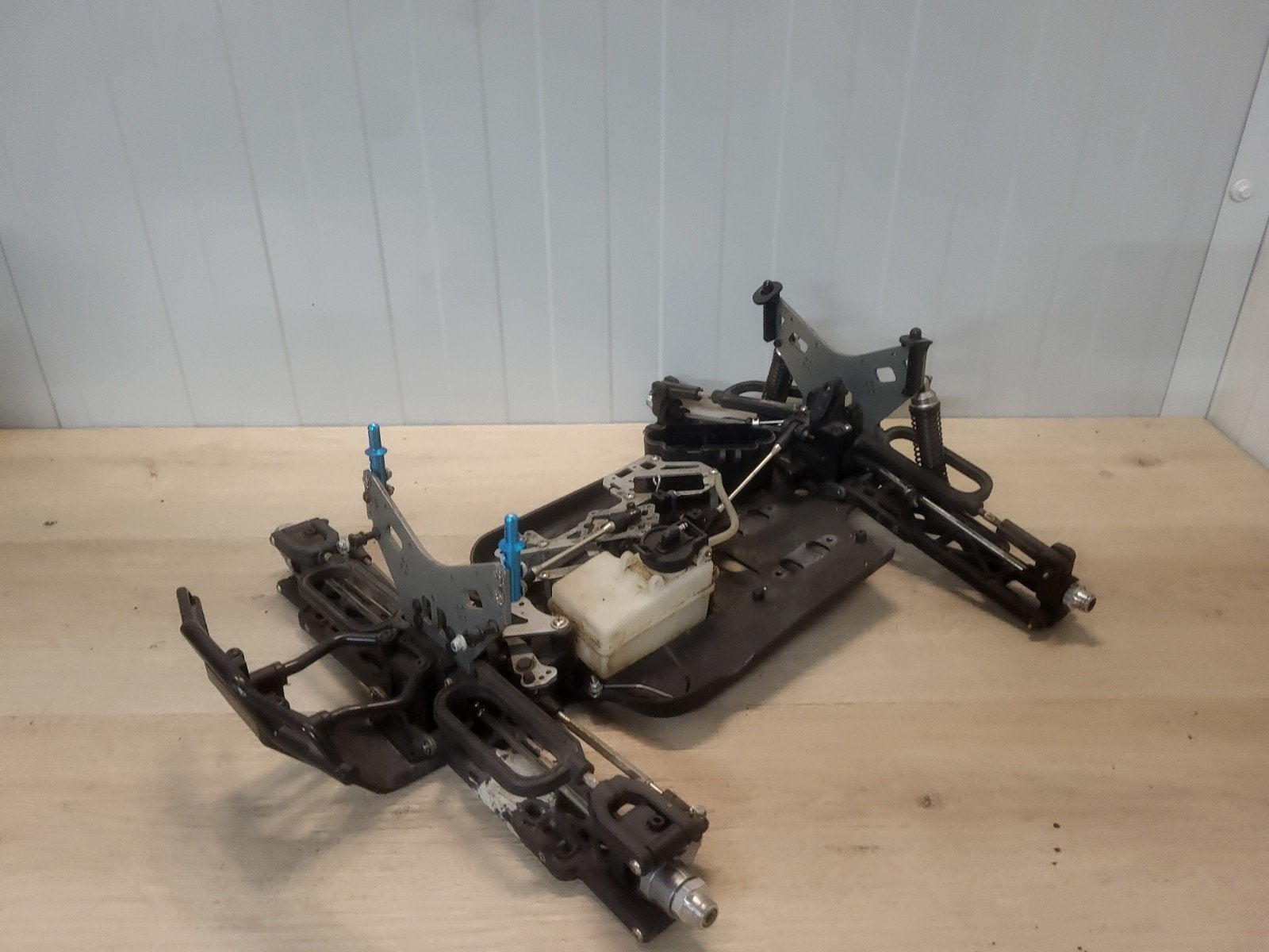 rc chassis 1/8, Ophalen of Verzenden, Zo goed als nieuw, Auto onroad