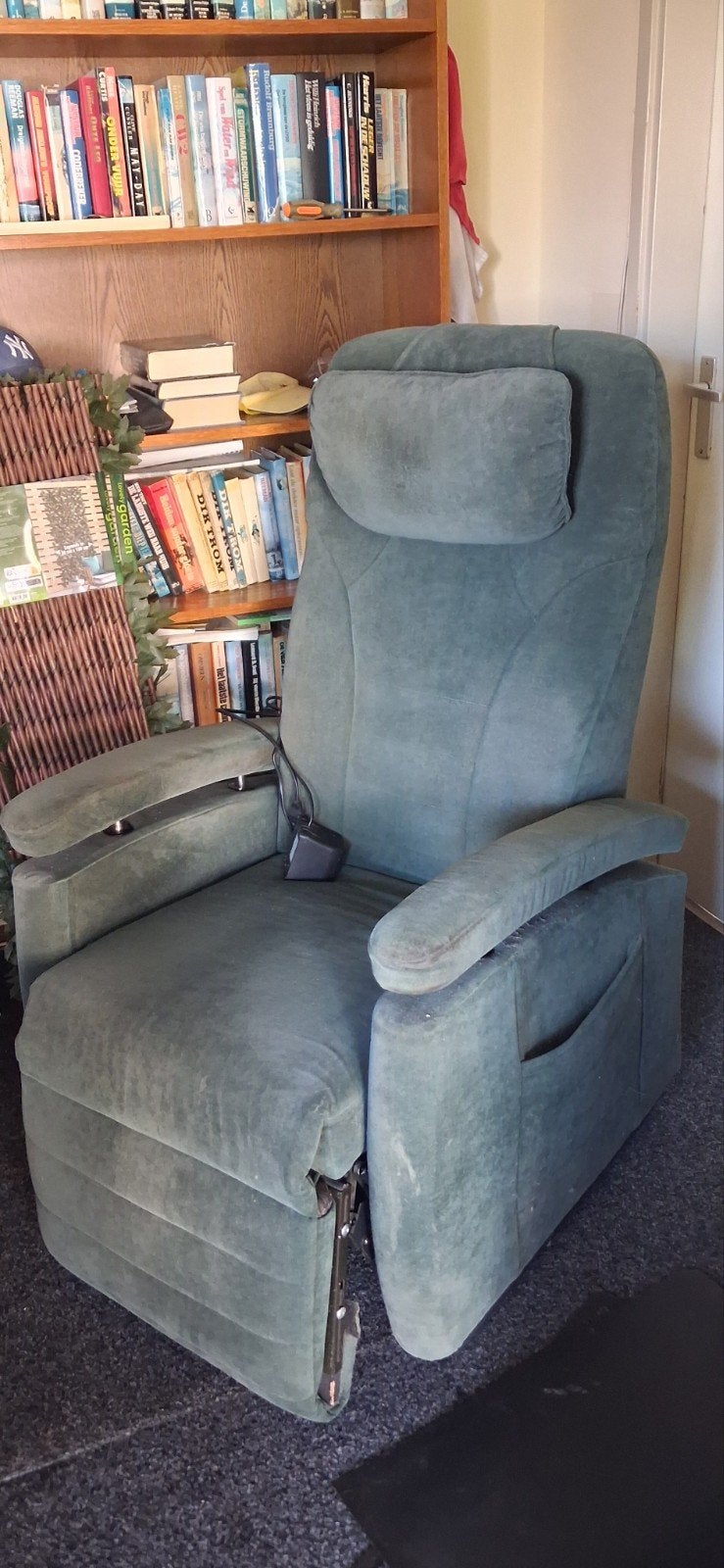 Comfortabele relaxfauteuil , electrische bediening., Ophalen, Gebruikt, 75 tot 100 cm, Comfortabel, Klassiek