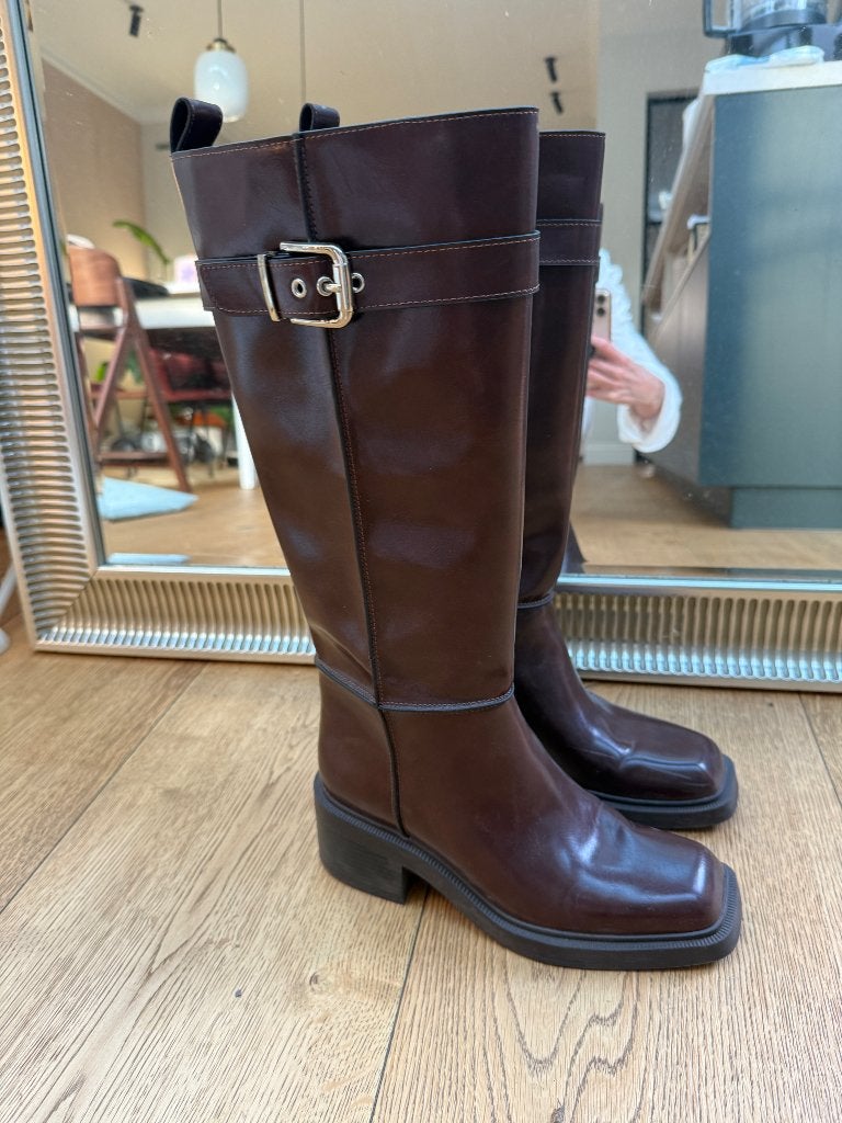 Laarzen zara maat 39, Kleding | Dames, Schoenen, Ophalen, Hoge laarzen, Zara, Gedragen