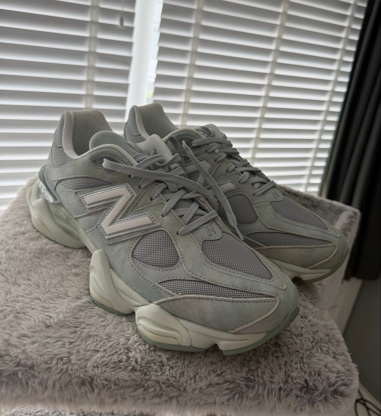 New Balance 9060 - herensneakers - 47.5, Ophalen of Verzenden, Zo goed als nieuw, Overige kleuren, Sneakers of Gympen
