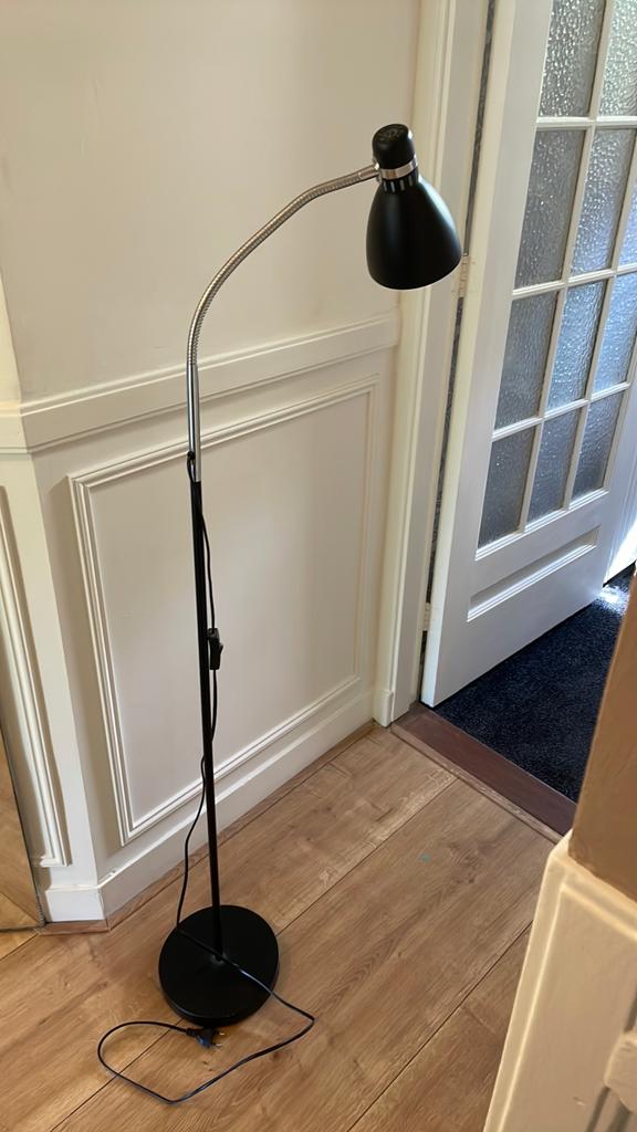 Vloerlamp zwart, Huis en Inrichting, Lampen | Vloerlampen, Ophalen, Gebruikt