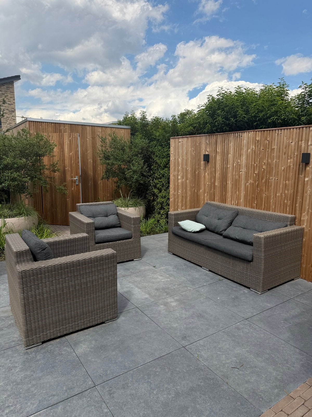Bardani Tuinset: Bank en 2 Stoelen met Kussens, Ophalen, 4 zitplaatsen, Gebruikt, Wicker