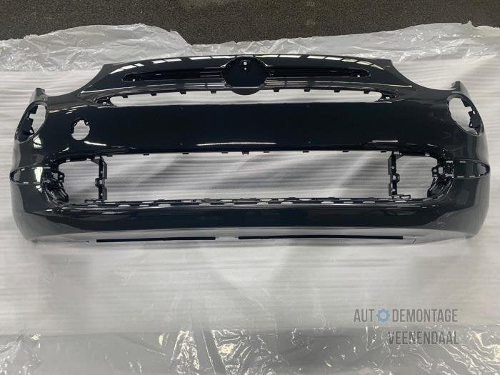 Voorbumper van een Fiat 500 (735), Auto-onderdelen, Carrosserie en Plaatwerk, -, -, Nieuw, Ophalen of Verzenden
