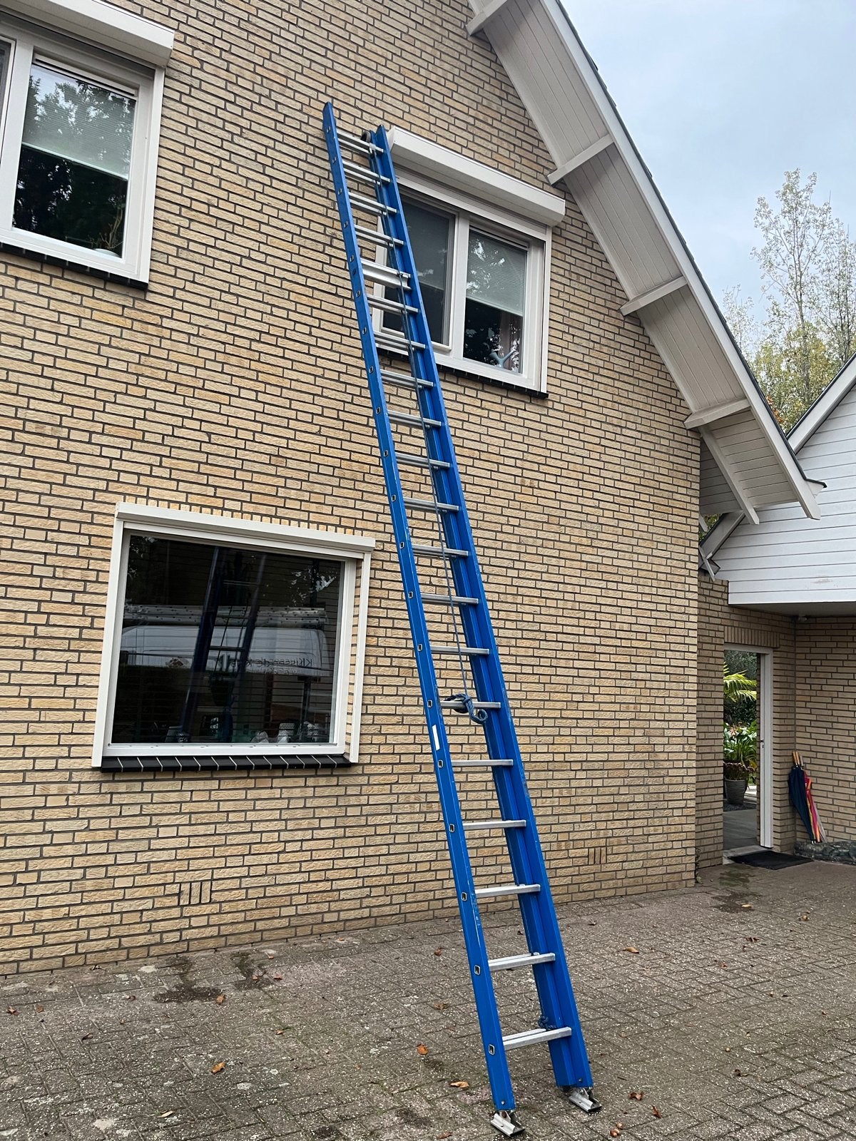 Altrex Optrekladder 2x20 sport, 10,5m werkhoogte, Doe-het-zelf en Verbouw, Ophalen, Gebruikt, Ladder, Opvouwbaar of Inschuifbaar