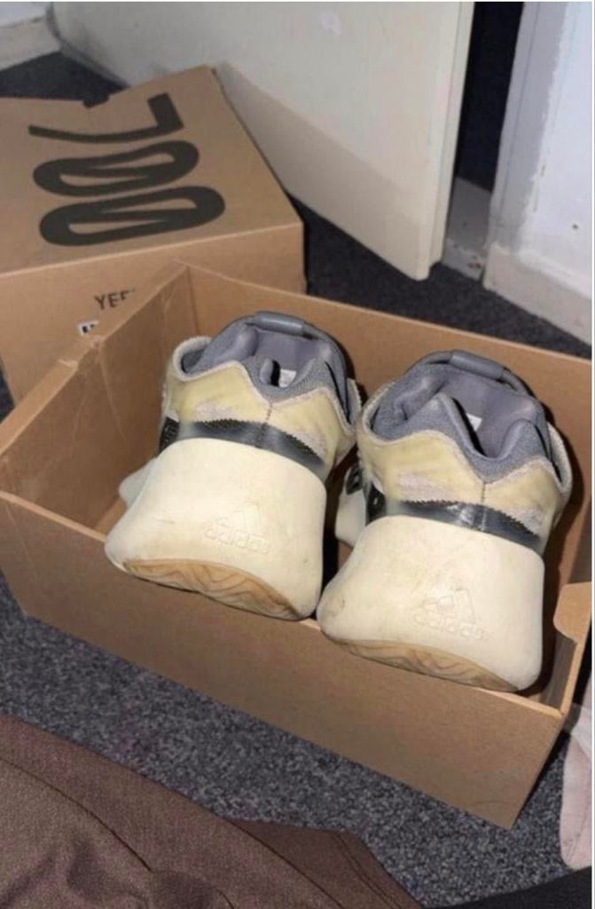 Yeezy 700 v3 Fade Salt sneakers, Kleding | Heren, Schoenen, Ophalen of Verzenden, Gedragen, Overige kleuren, Sneakers of Gympen