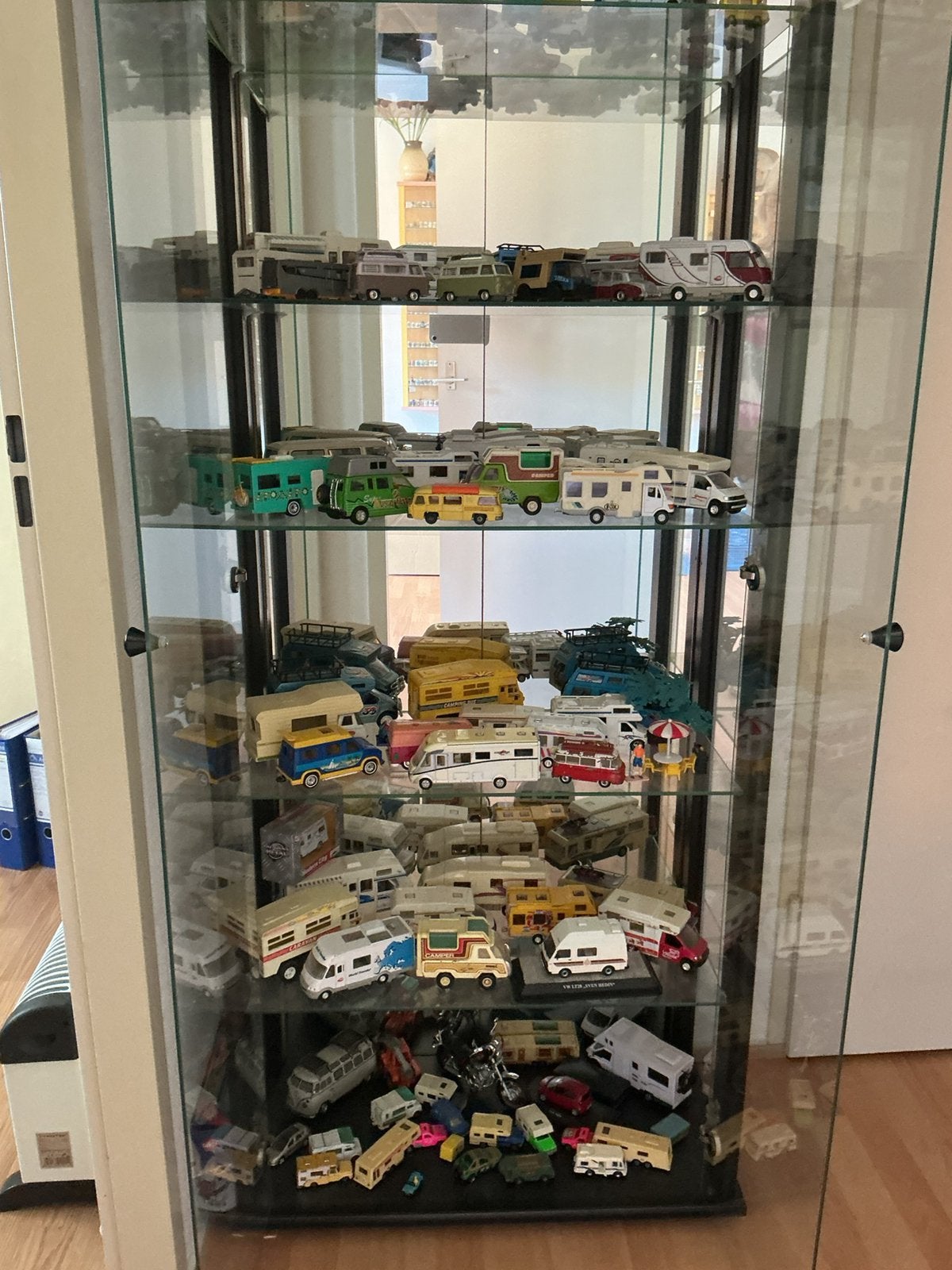 Miniatuur kampeerauto’s, Ophalen