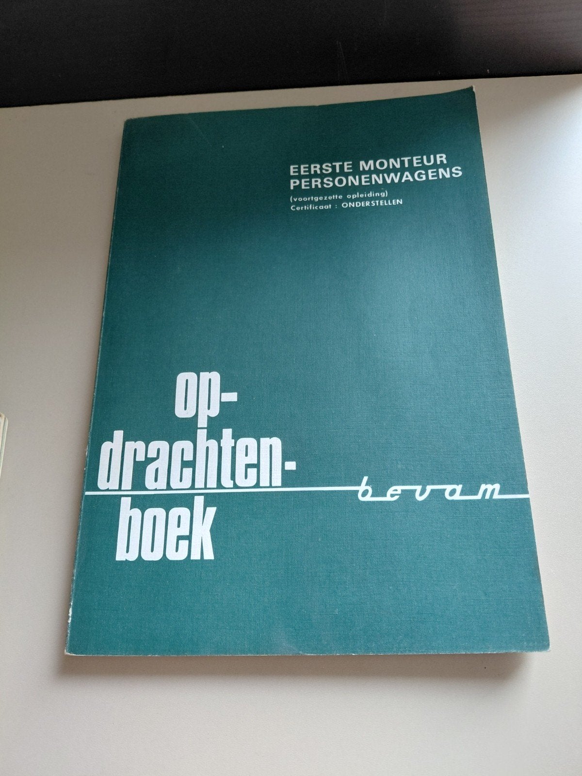 Opdrachtenboek Eerste Monteur Personenwagens Bovam, Boeken, Gelezen, Bovam, Ophalen of Verzenden, MBO