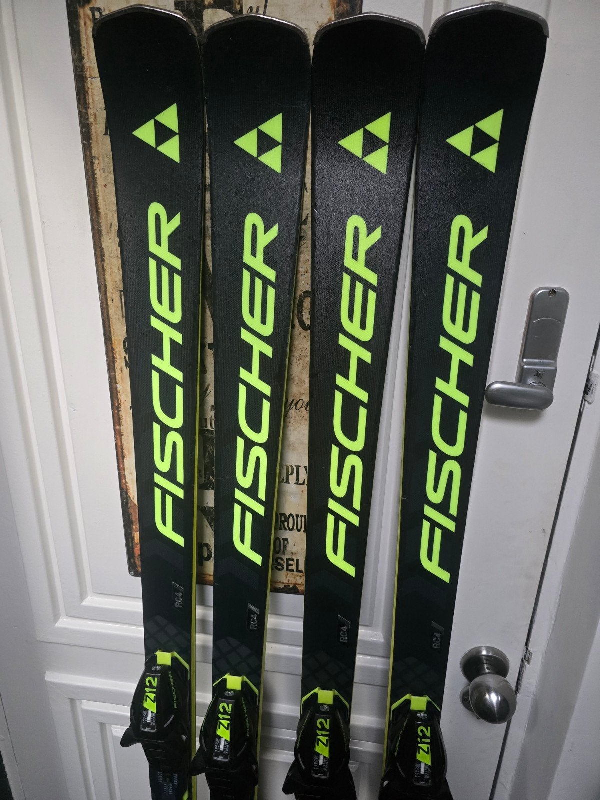 180cm 2025 FISCHER RC4 RC 1000€ GEVORDERD TOP.SKI, Ophalen of Verzenden, Zo goed als nieuw, Carve, Skiën