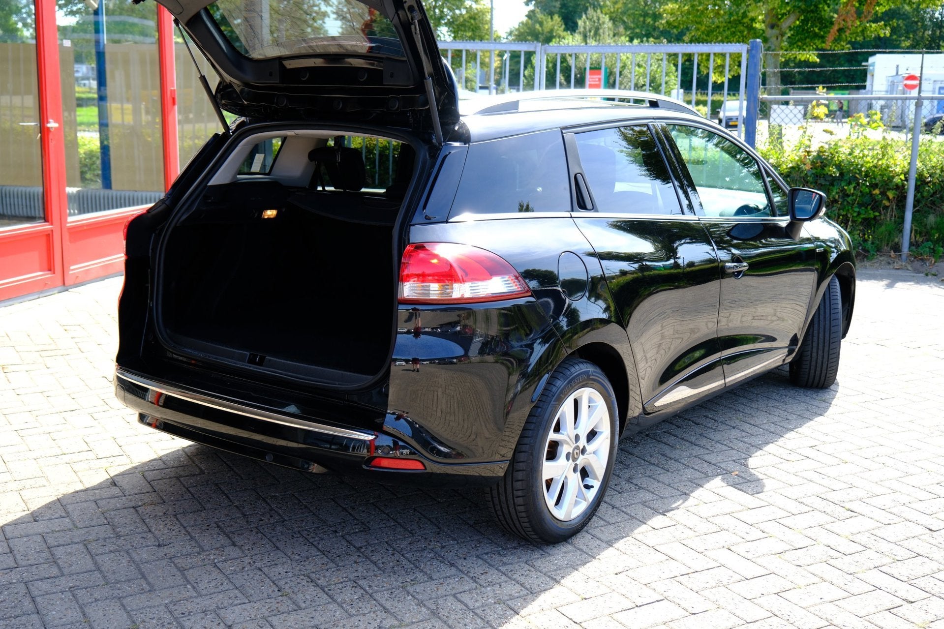 Foto 9 van Renault Clio Estate 0.9 TCe Limited Navi|Airco|LMV|DAB