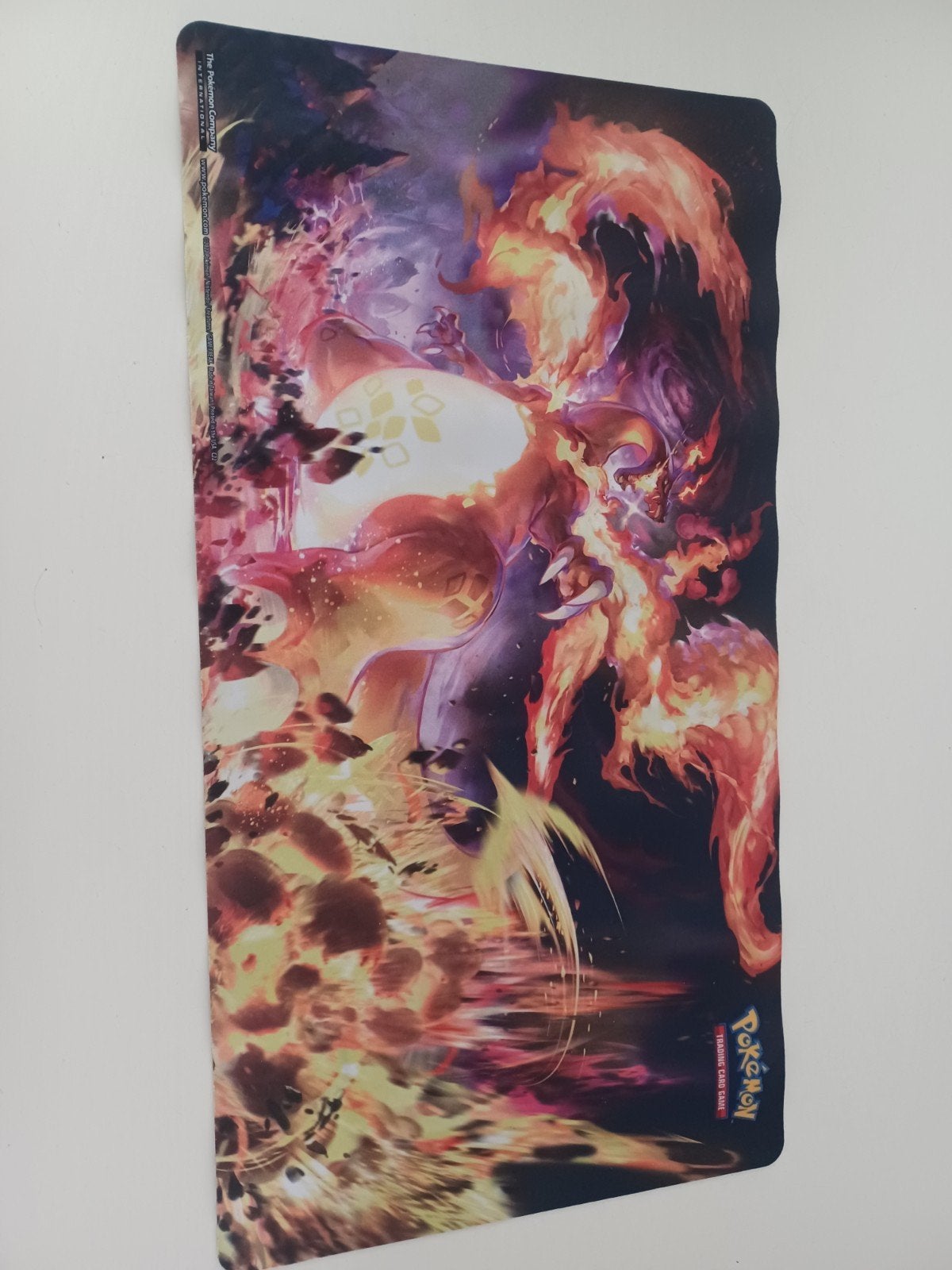 Pokémon Charizard Playmat - Nieuw in doos, Ophalen of Verzenden, Nieuw, Overige typen