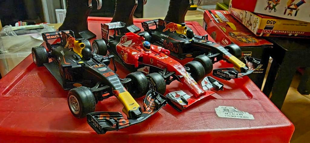 Red Bull & Ferrari F1 Schaalmodellen met Afstandsbediening, Elektro, Gebruikt, Ophalen of Verzenden, Auto onroad