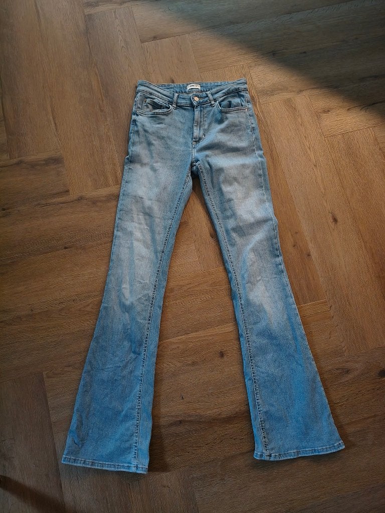 Only M 32 jeans flared jeans, Ophalen of Verzenden, Zo goed als nieuw, Blauw, W30 - W32 (confectie 38/40)