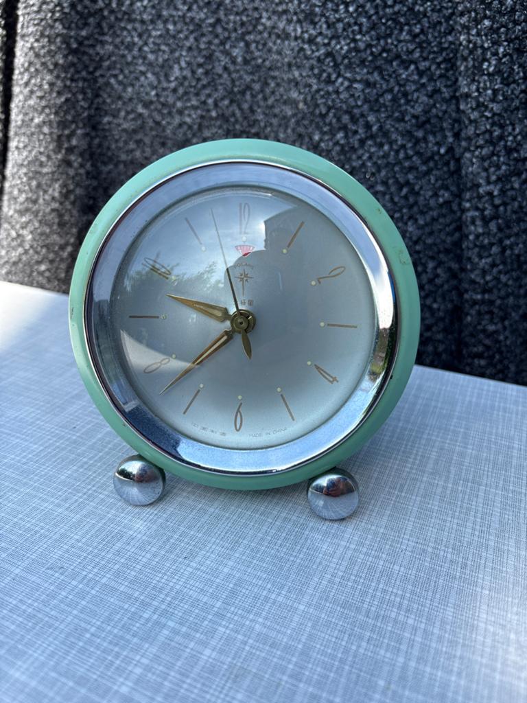 Vintage wekker, mintgroen, werkt perfect, Ophalen of Verzenden