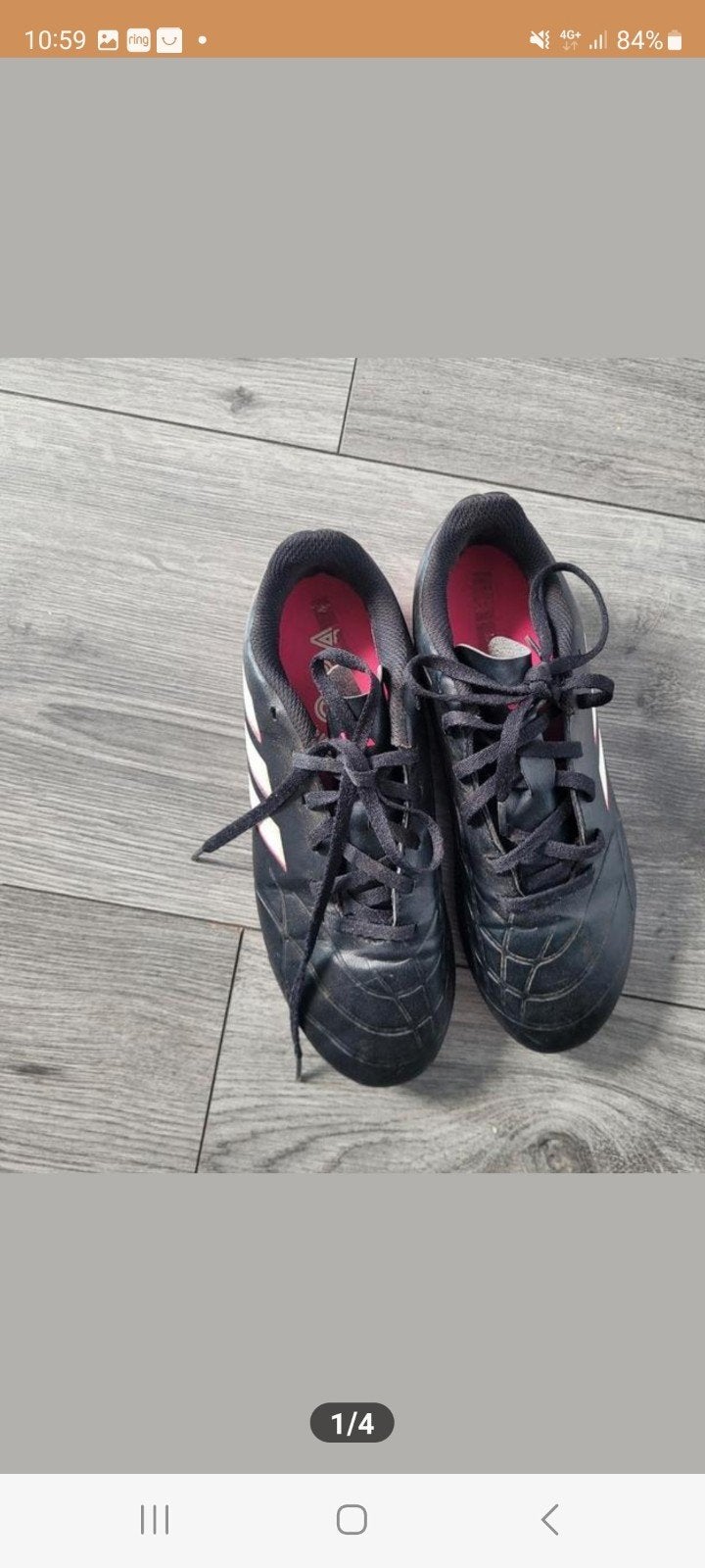 Adidas voetbal schoenen te koop, Maat XS of kleiner, Ophalen of Verzenden, Zo goed als nieuw, Schoenen