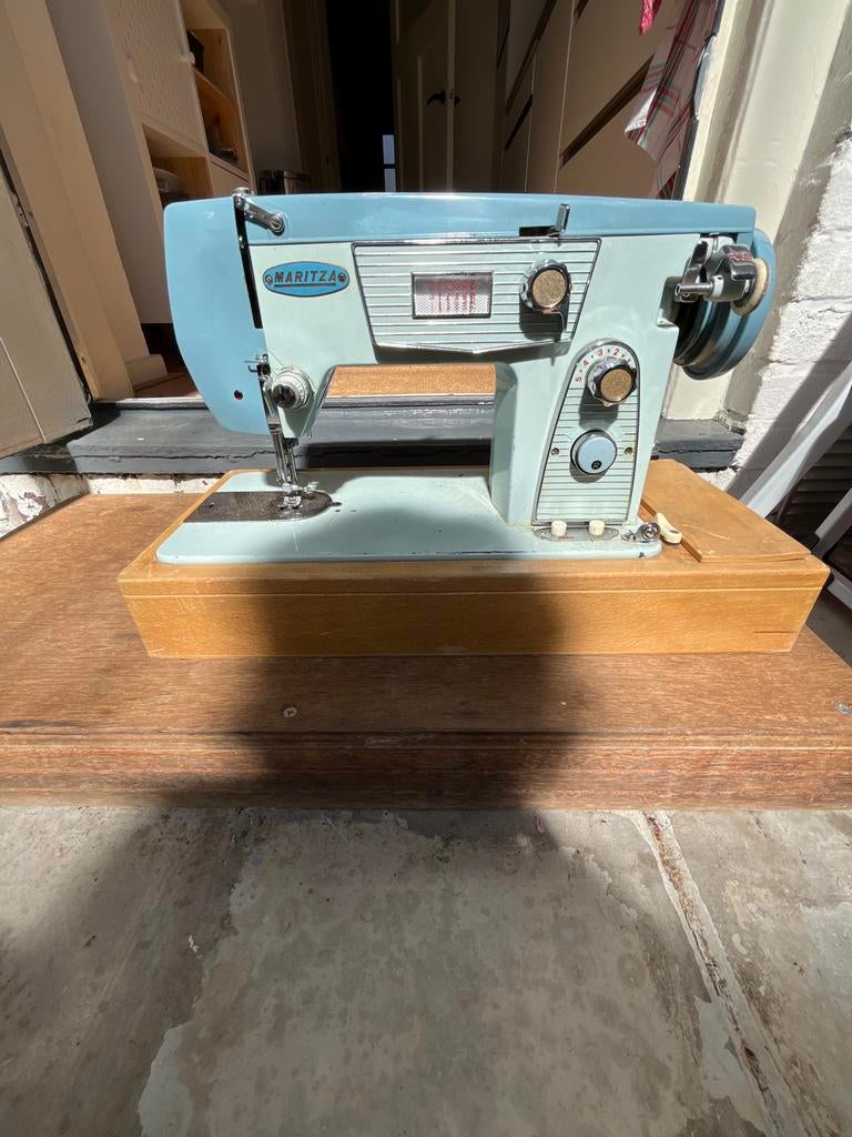 Vintage Maritza Naaimachine - Blauw/Wit, Hobby en Vrije tijd, Naaimachines en Toebehoren, Ophalen, Gebruikt, Naaimachine, Overige merken
