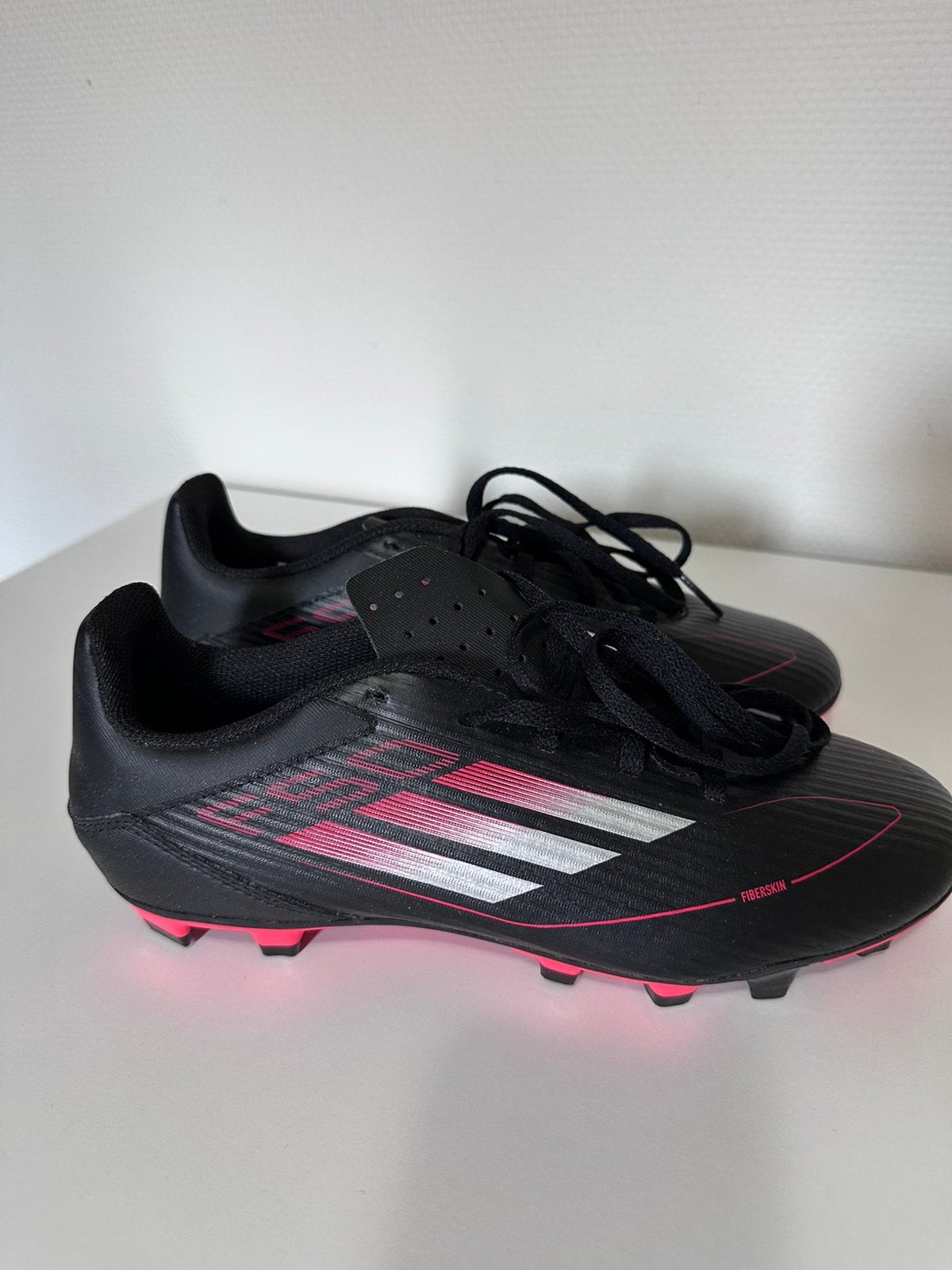 Adidas Performance F50 Club voetbalschoenen zwart/rood, Verzenden, Nieuw, Schoenen
