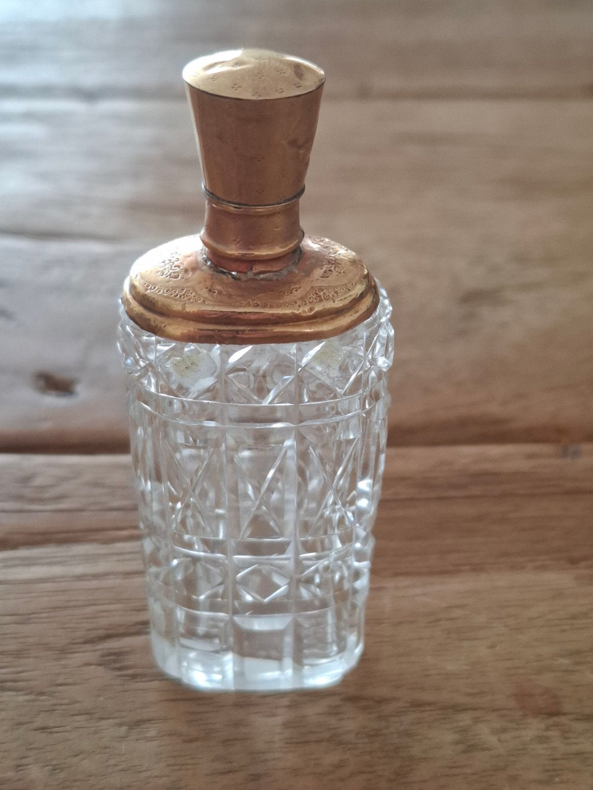 Antiek kristallen parfumflesje met 14k gouden dop, Ophalen of Verzenden
