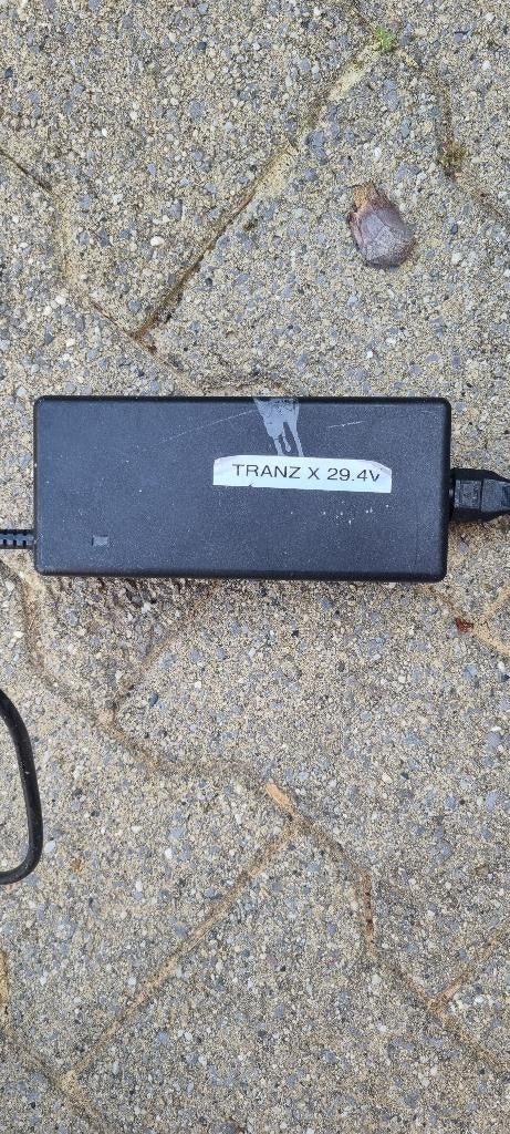 Accu Lader 4 pins Tranzx 29.4 V, Fietsen en Brommers, Ophalen of Verzenden, Gebruikt