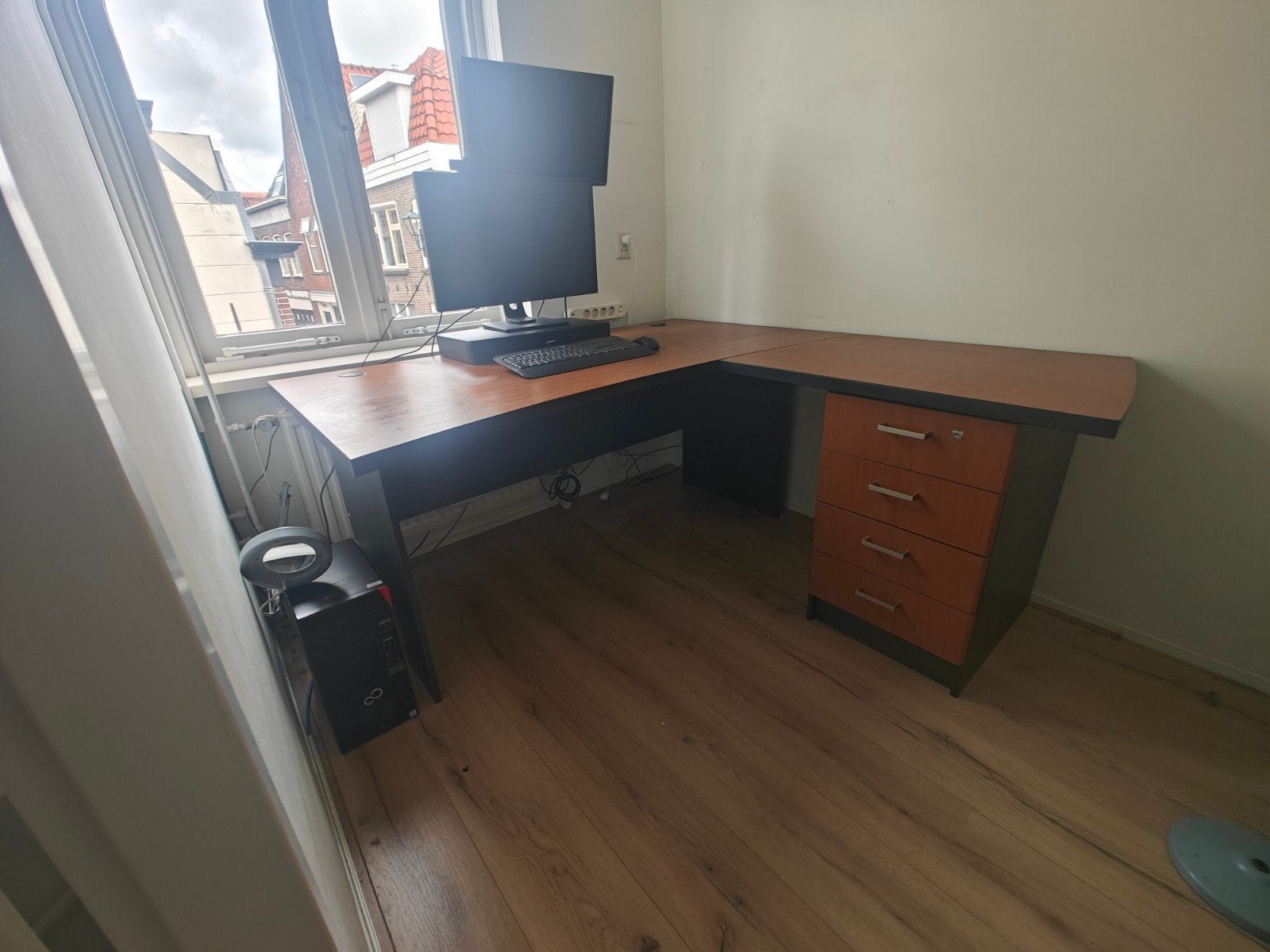 Hoekbureau 180x170 met 4 lades - Ideaal voor thuiskantoor, Huis en Inrichting, Ophalen, Met lades, Gebruikt, Spaanplaat of MDF