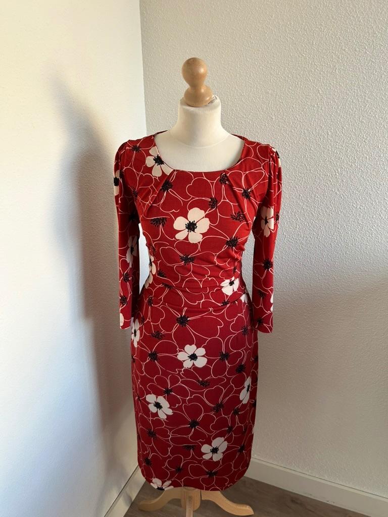 King Louie maat L rode bloemen mona dress 2961, Kleding | Dames, Jurken, Zo goed als nieuw, Maat 42/44 (L), Rood, Knielengte, Ophalen of Verzenden