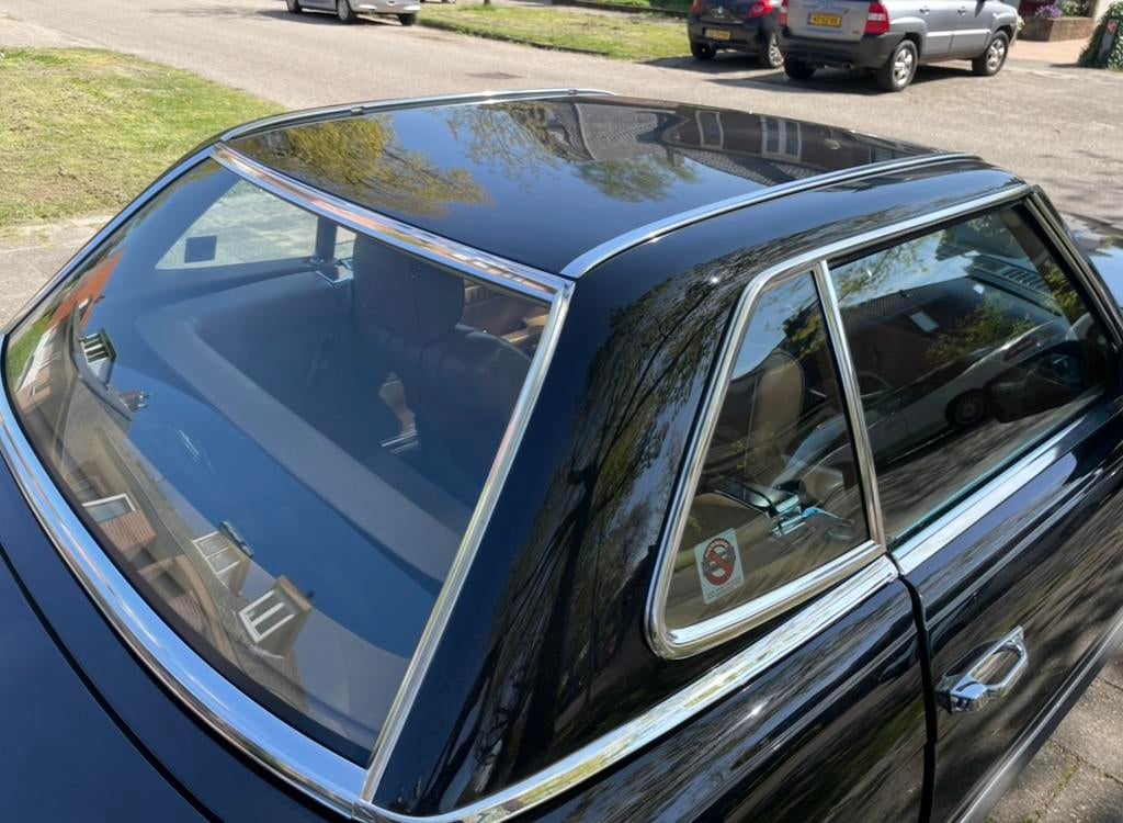 Hardtop voor de Mercedes R107, zwart + dattel/palomino, Auto-onderdelen, Ophalen of Verzenden, Voor, Bumper