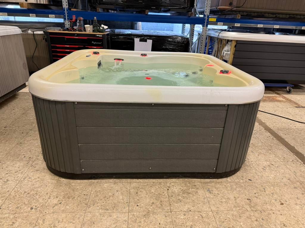 Jacuzzi Spa Koopje balboa weg=weg 200x200 Plug & Play, Ophalen, Gebruikt, Pomp, Vast
