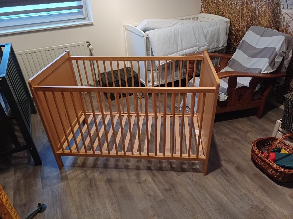 Peuterbed, Kinderen en Baby's, Kinderkamer | Bedden, Ophalen, Gebruikt, Minder dan 140 cm, Minder dan 70 cm
