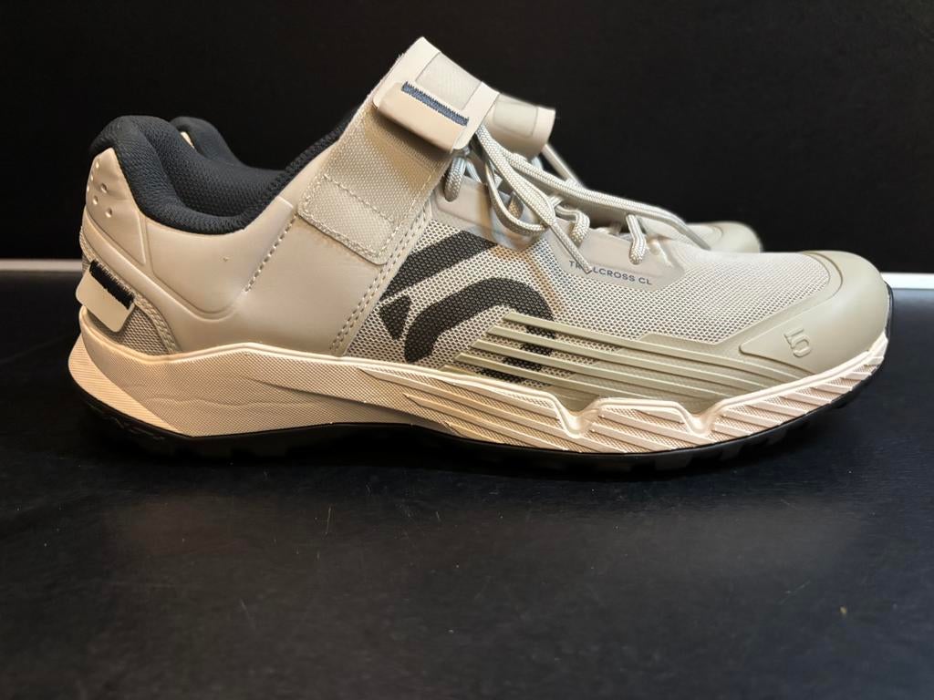 Adidas trailcross Five ten maat 44, Ophalen of Verzenden, Zo goed als nieuw, Overige maten, Schoenen