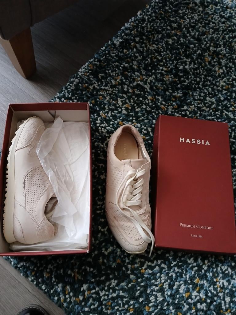 Hassia sneakers, Ophalen of Verzenden, Zo goed als nieuw