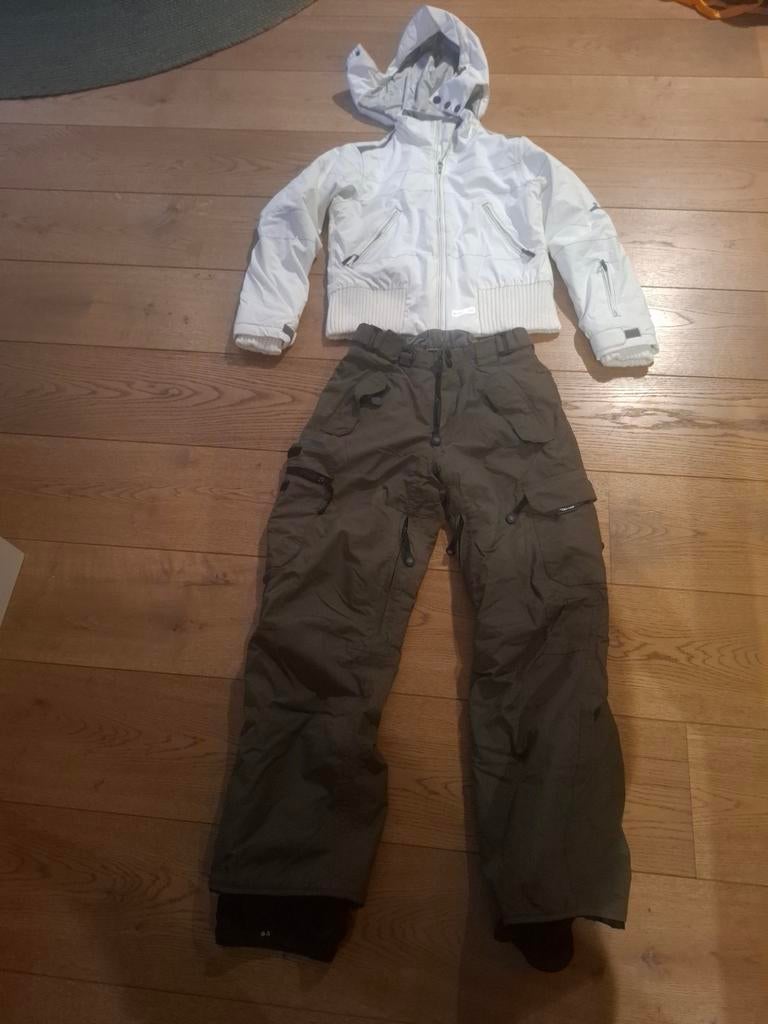 Ski kleding set in zeer goede staat, Kleding | Dames, Ophalen of Verzenden, Zo goed als nieuw, Maat 36 (S), Pak