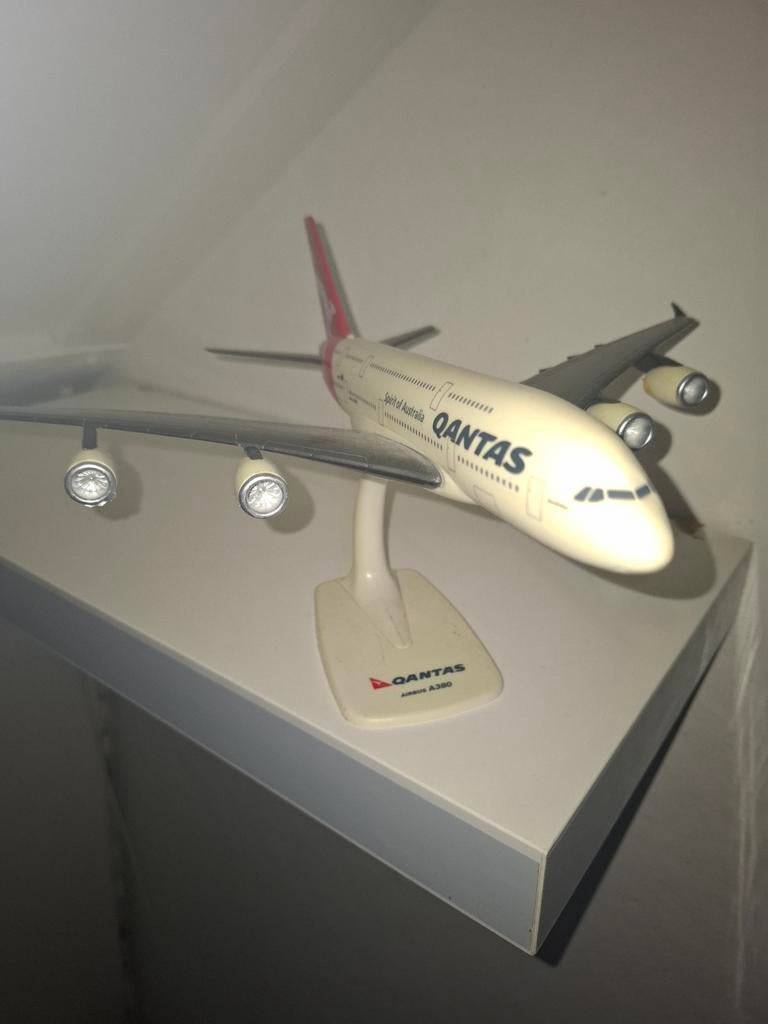 Qantas Modelvliegtuig, Overige merken, Ophalen of Verzenden, Zo goed als nieuw, Groter dan 1:32