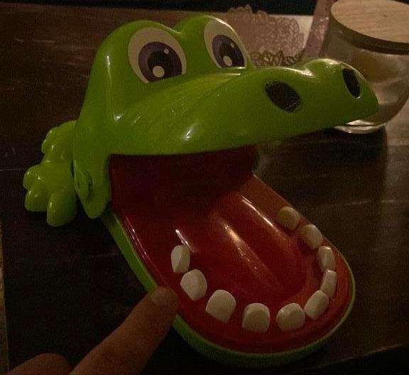 krokodil met kiespijn, Ophalen of Verzenden