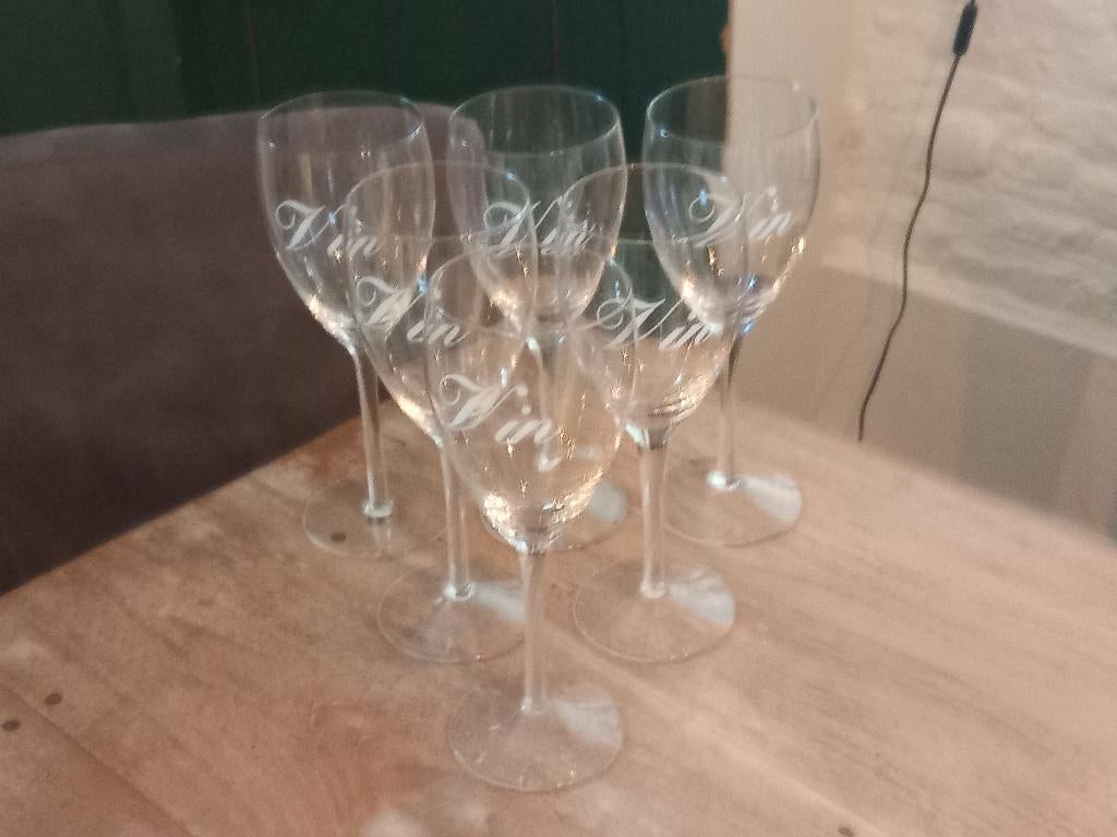 Riviera Maison 27 grote wijnglazen Vin., Huis en Inrichting, Keuken | Servies, Zo goed als nieuw, Glas of Glazen, Overige stijlen