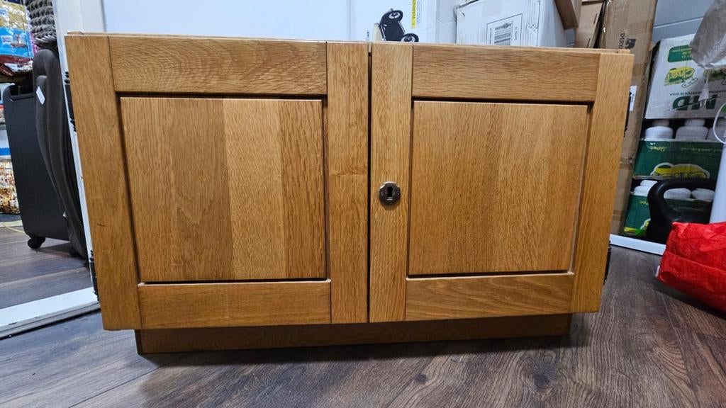 Houten kast met deurtjes, Antiek en Kunst, Antiek | Meubels | Kasten, Ophalen of Verzenden