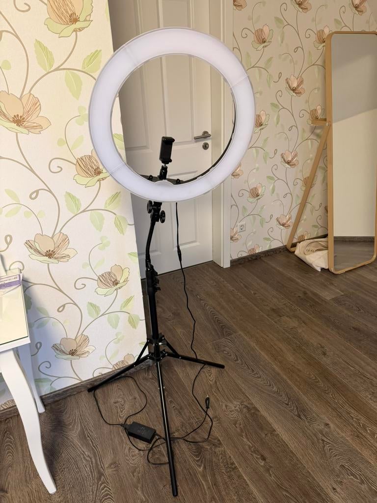 NEEWER RL-18 led ringverlichtingsset, Ophalen of Verzenden, Zo goed als nieuw, Lamp of Flitsset