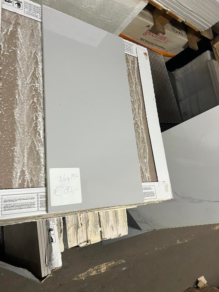 Tegels grijs glans 30x60 cm nu 8,64 m2 voor €80,-, Doe-het-zelf en Verbouw, Tegels, Ophalen, 60 cm of meer, Nieuw, Minder dan 5 m²