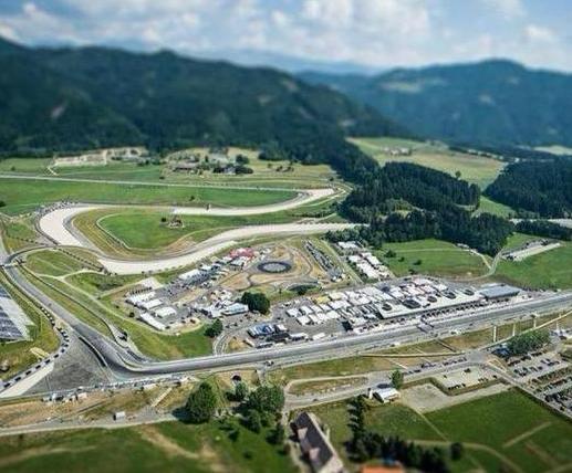 2027 WeekendTickets F1 Oostenrijk vanaf €195,-ook camping!, Drie personen of meer