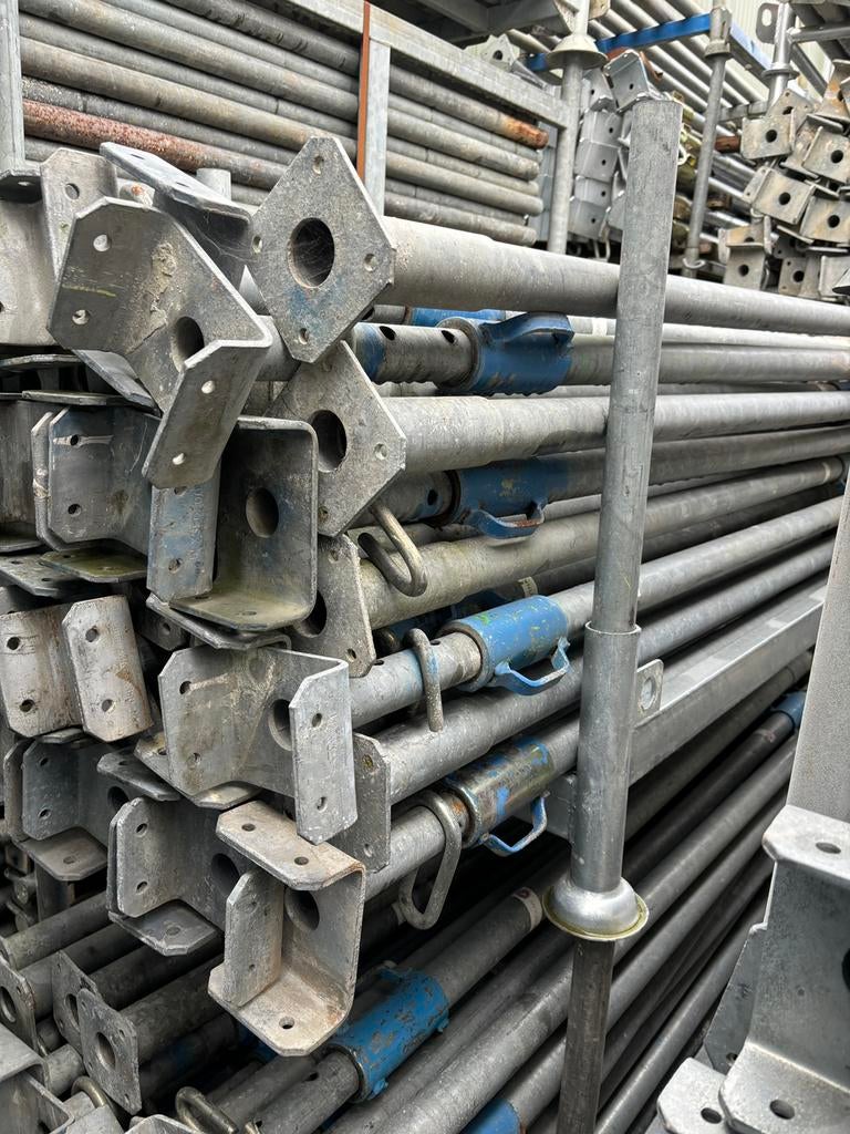Nette gebruikte schroefstempels BM350, Ophalen, Zo goed als nieuw, Overige typen, 5 meter of hoger