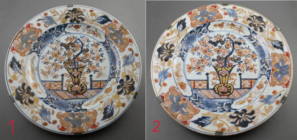 2x + Japans Arita Imari bord, vroeg 18e eeuw, Ø 33,5cm, Antiek en Kunst, Ophalen of Verzenden