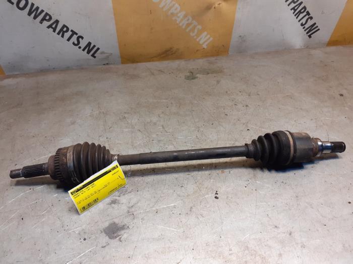 Aandrijfas links-voor van een Suzuki Alto, Gebruikt, -, -, Ophalen of Verzenden