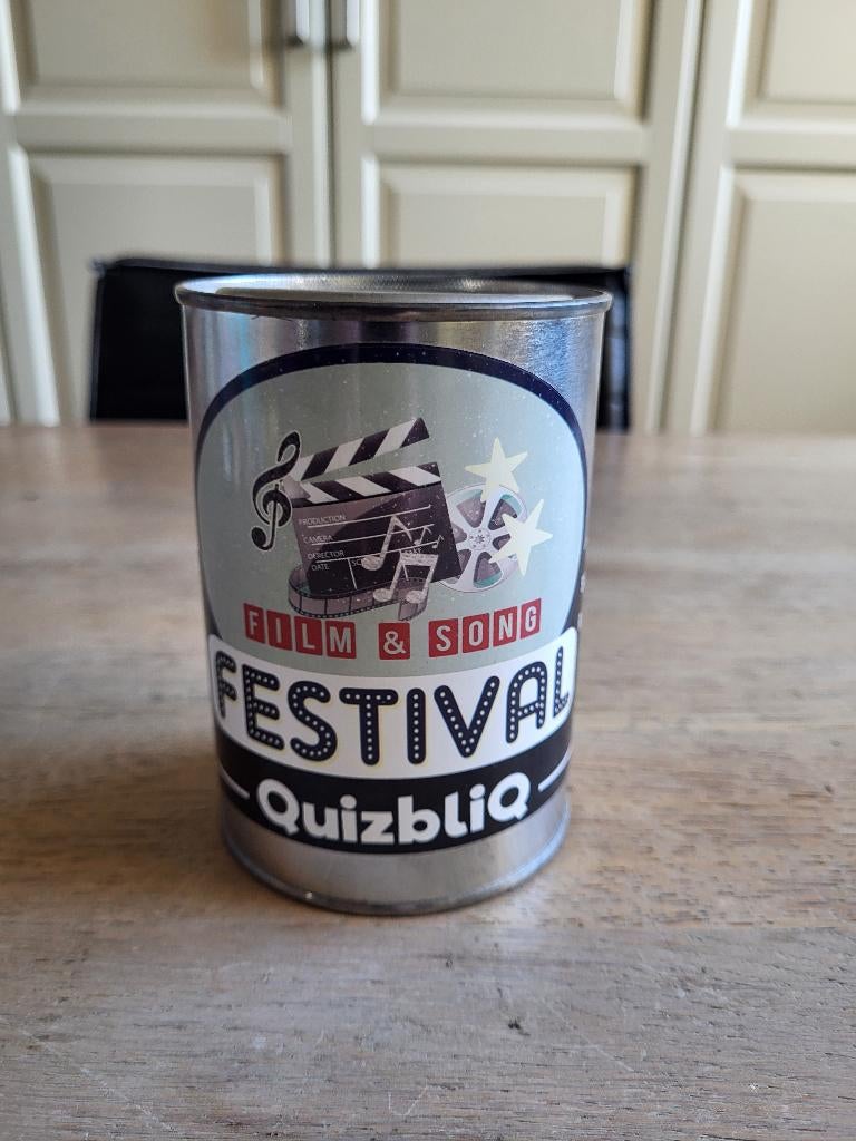 spel Film en Song Festival quiz bliq - pubquiz in blik, Hobby en Vrije tijd, Gezelschapsspellen | Bordspellen, Vijf spelers of meer