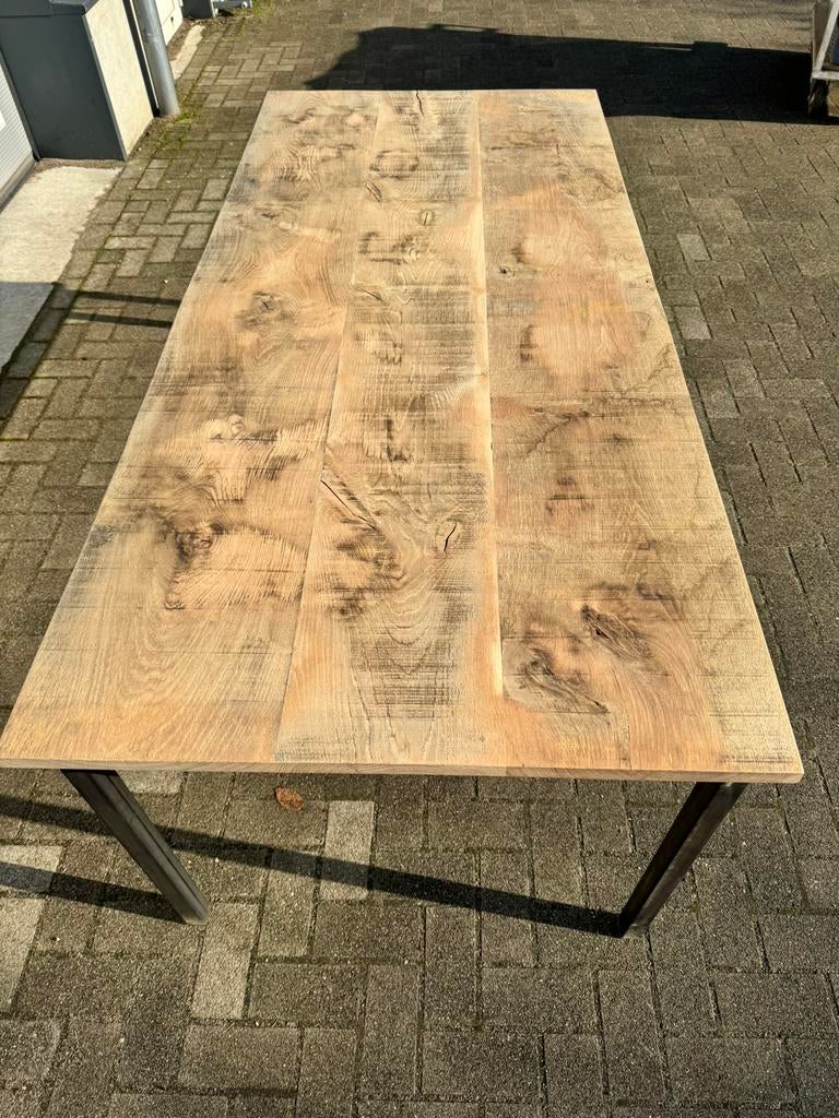 Eettafel oud eikenhout, stalen onderstel oud hout, Huis en Inrichting, Tafels | Eettafels, Eikenhout, Nieuw, Vijf personen of meer