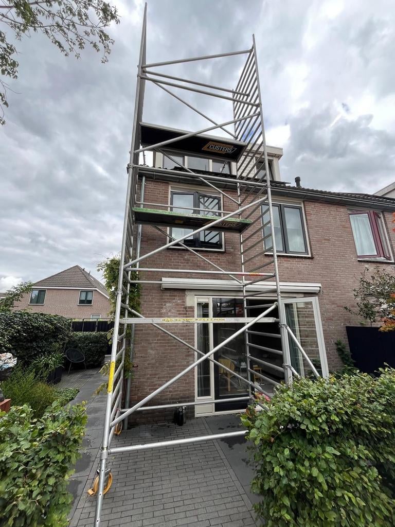 Aluminium rolsteiger 135x245, werkhoogte 8,20 meter izgst!, Doe-het-zelf en Verbouw, Steigers, Ophalen, Zo goed als nieuw, Rolsteiger of Kamersteiger