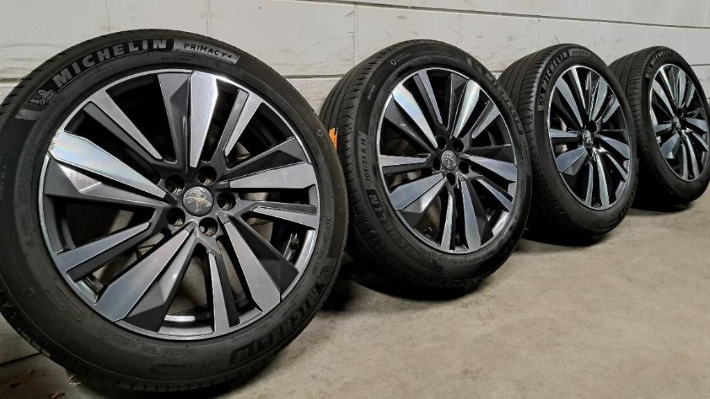 Bi-color velgen Peugeot 3008 5008 C5 Aircross 205/55/19, Auto-onderdelen, Banden en Velgen, 19 inch, Gebruikt, Banden en Velgen