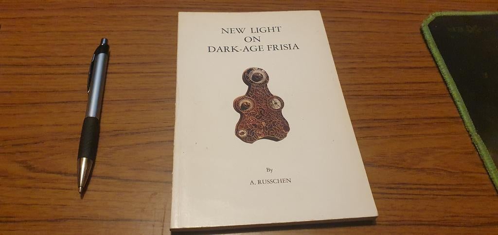 New light on dark-age Frisia - 1967, Boeken, Ophalen of Verzenden, Gelezen, A Russchen