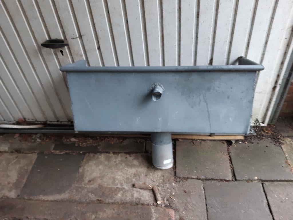 vergaarbak, Ophalen, Overige materialen, Gebruikt, Minder dan 5 m²